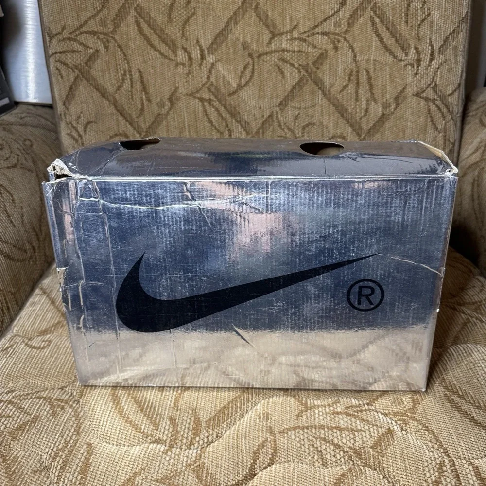 Nike excellent box